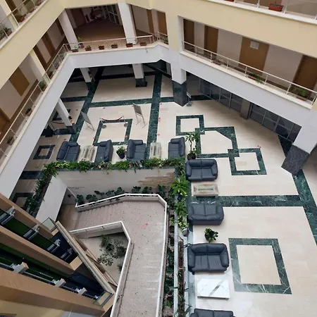 Luna 4* גולדן סנדס