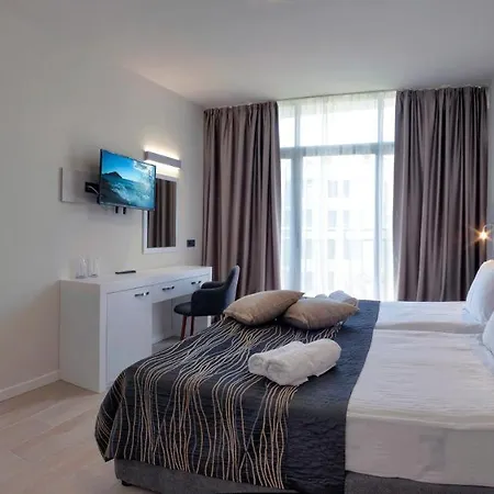 Hotel Luna 4*