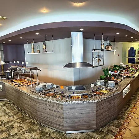 Luna Hotel