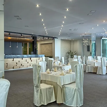 Luna Hotel 4*
