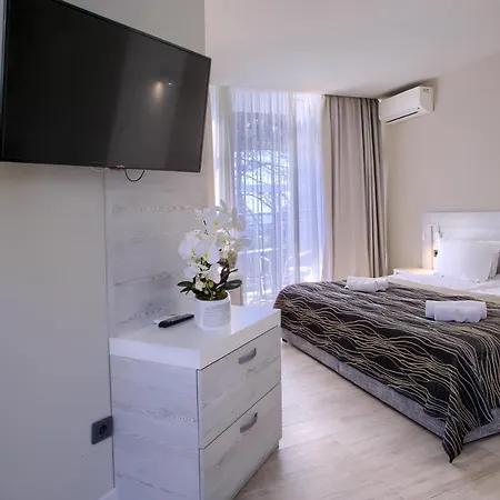 Luna Hotel