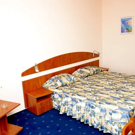 Luna Hotel