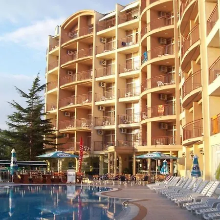 Luna 4* Nisipurile de Aur