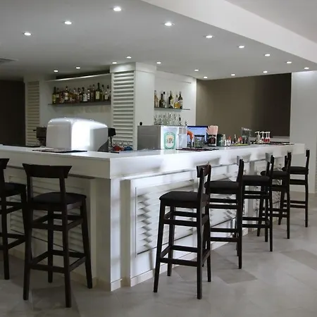 Luna 4* גולדן סנדס