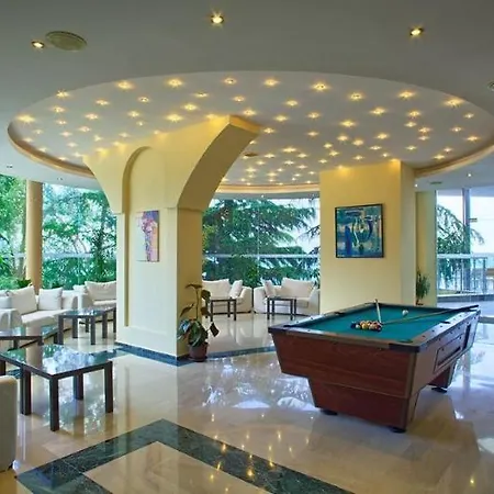 Luna גולדן סנדס