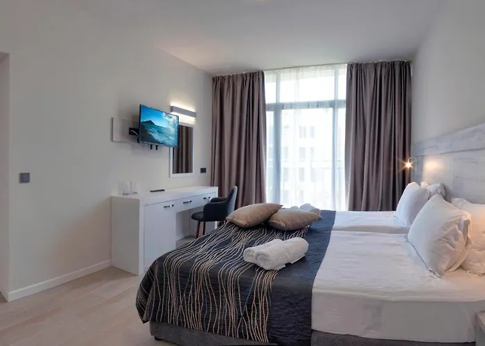 Ξενοδοχείο Luna 4*